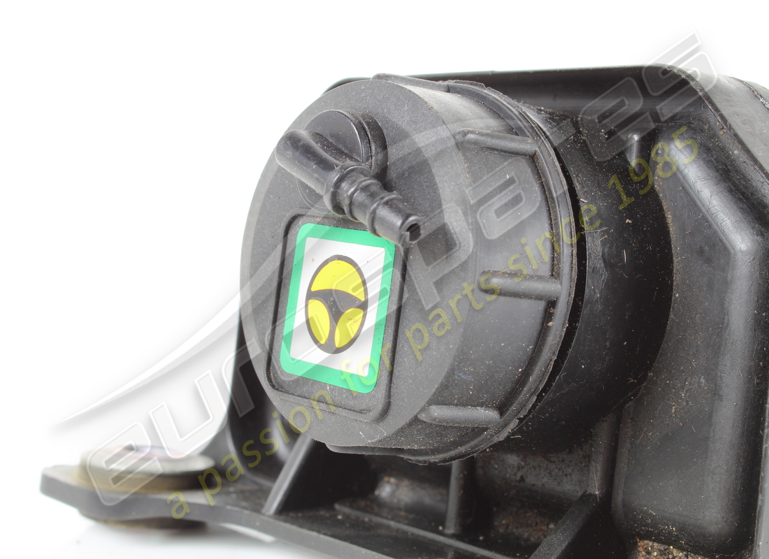 used ferrari complete power steering fluid. part number 292342 (2)