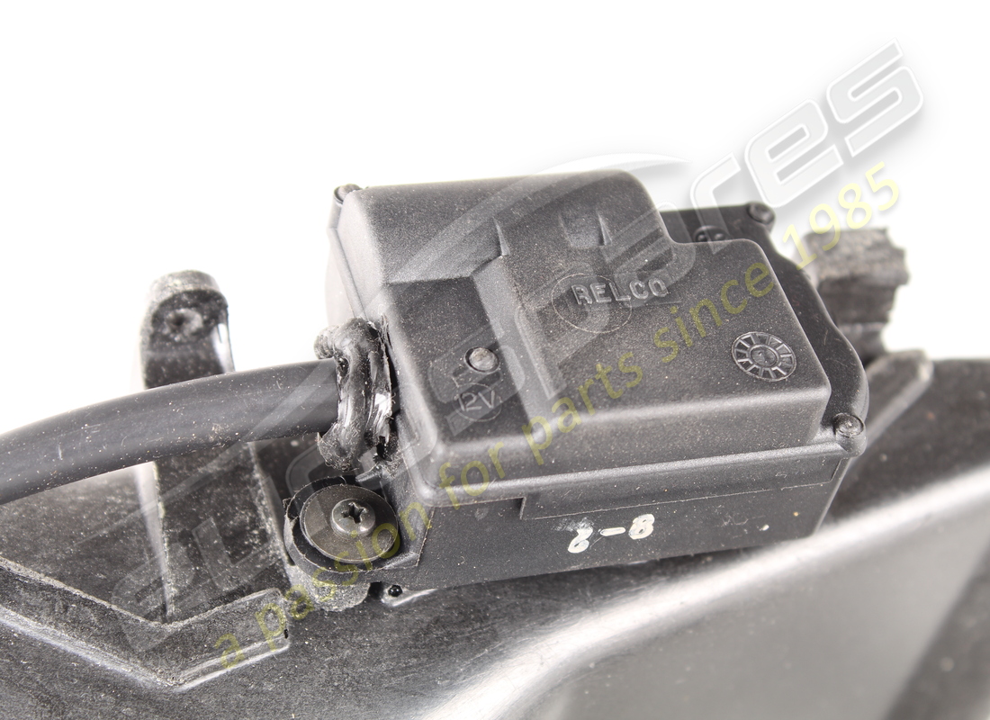 new ferrari rh air duct with actuator lhd part number 124037 (2)