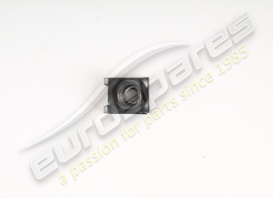 new maserati bracket. part number 67257100 (2)