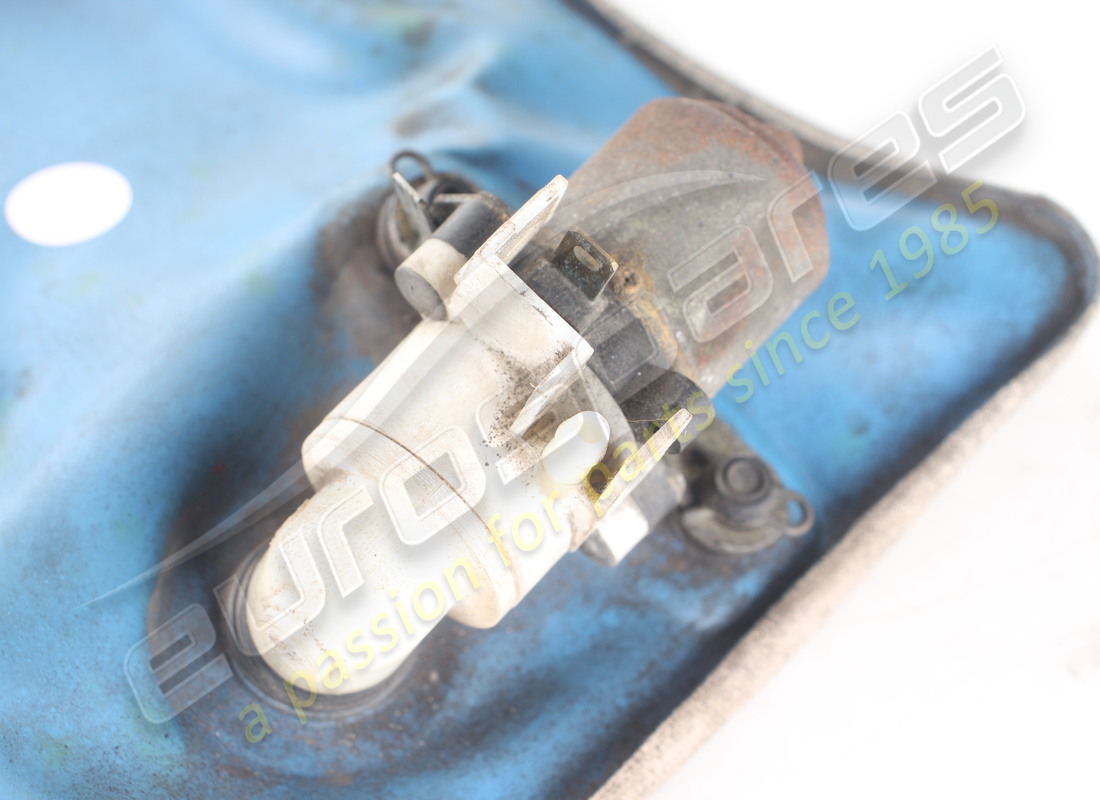 used ferrari windscreen washer bag with pump. part number 101563 (7)