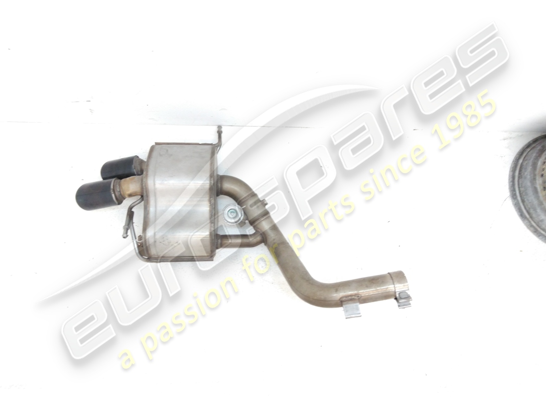 new maserati lh rear silencer. part number 257204 (1)