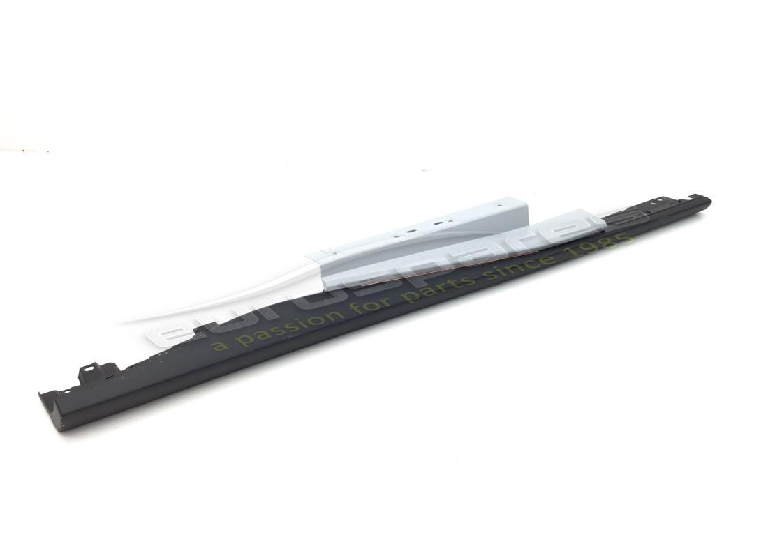 new ferrari complete rh sill trim panel. part number 88826110 (1)