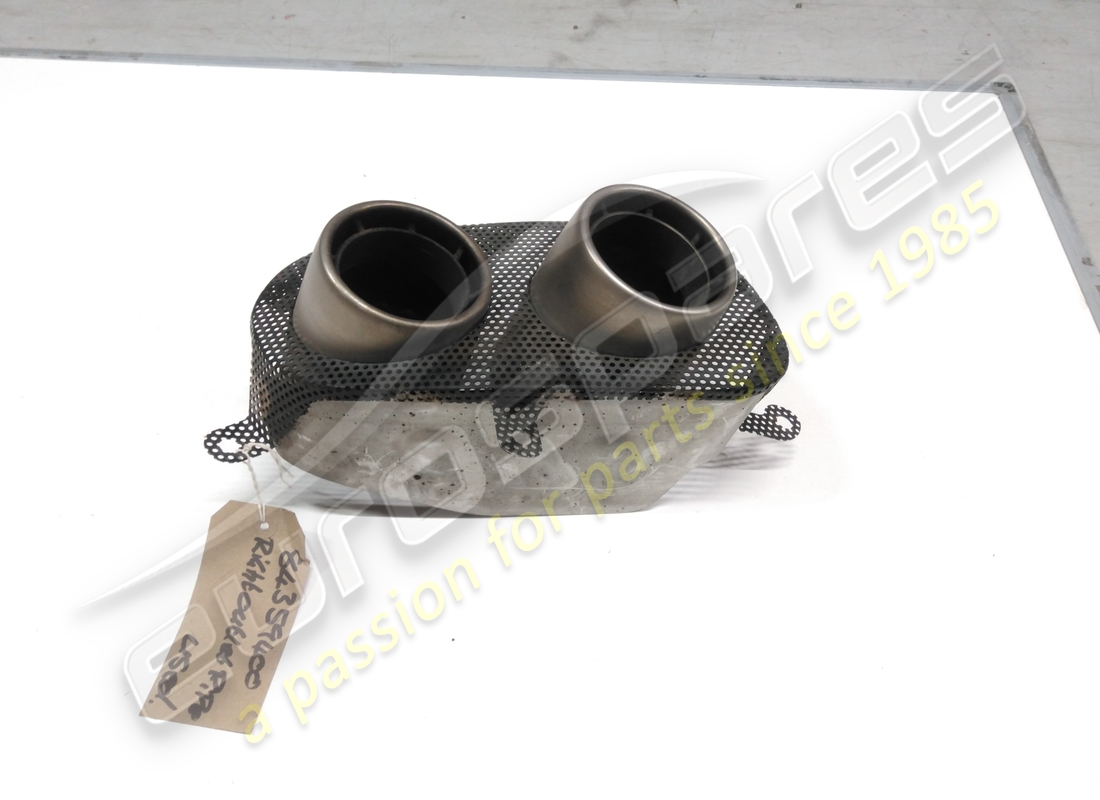 used ferrari grille with rh tailpipes. part number 84359400 (2)