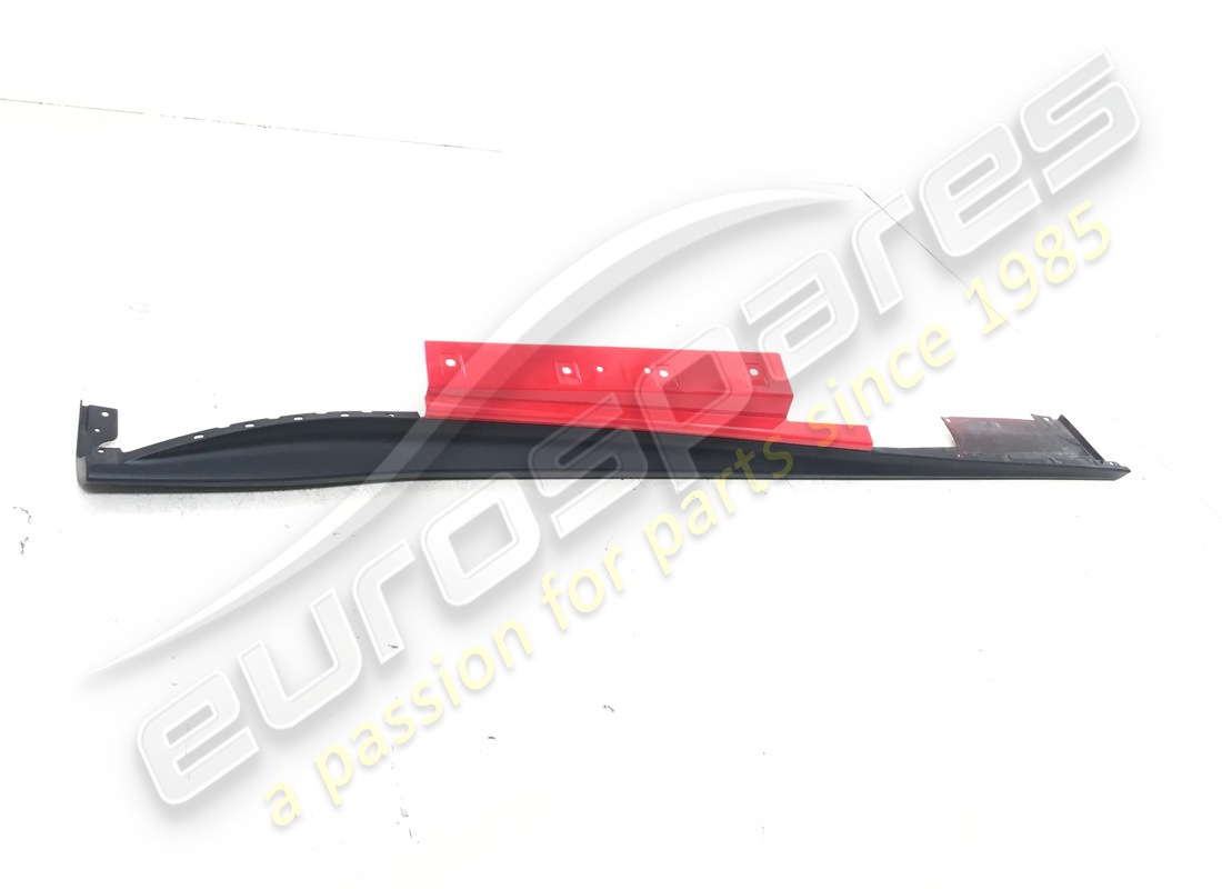 USED Ferrari RH OUTER SILL COVER . PART NUMBER 84306110 (1)