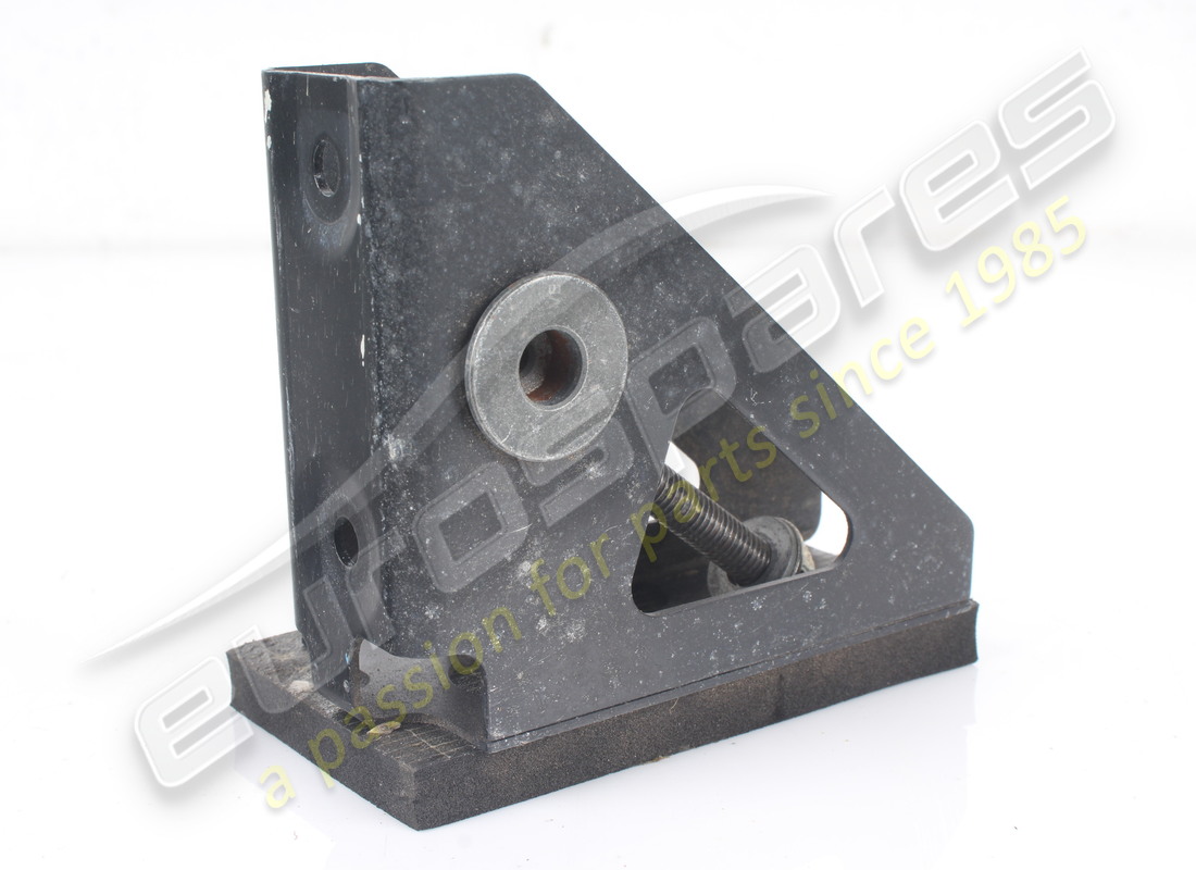 USED FERRARI LH MOUNTING BRACKET FOR REMOVABLE SUBFRAME. PART NUMBER 254098 (2) used ferrari lh mounting bracket for removable subframe. part number 254098 (2)