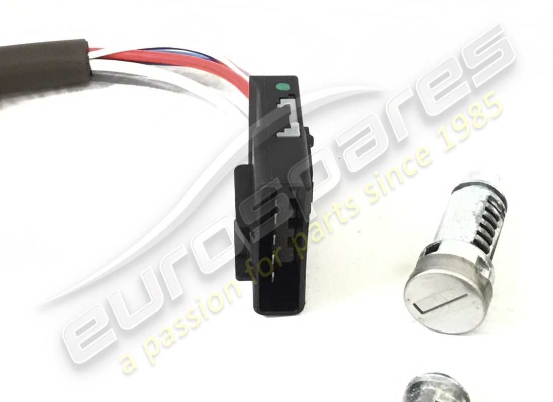 new ferrari locks set completed with ste. part number 213632 (2)