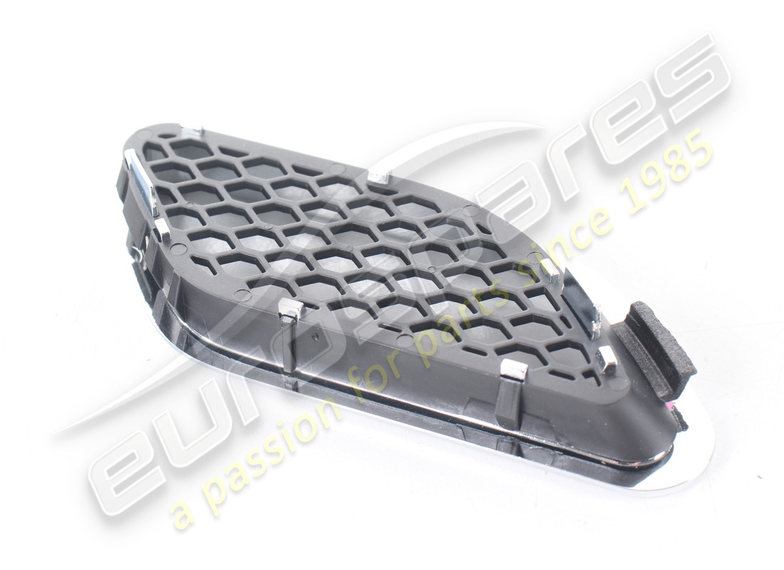 new maserati rh air intake grill. part number 68265300 (3)