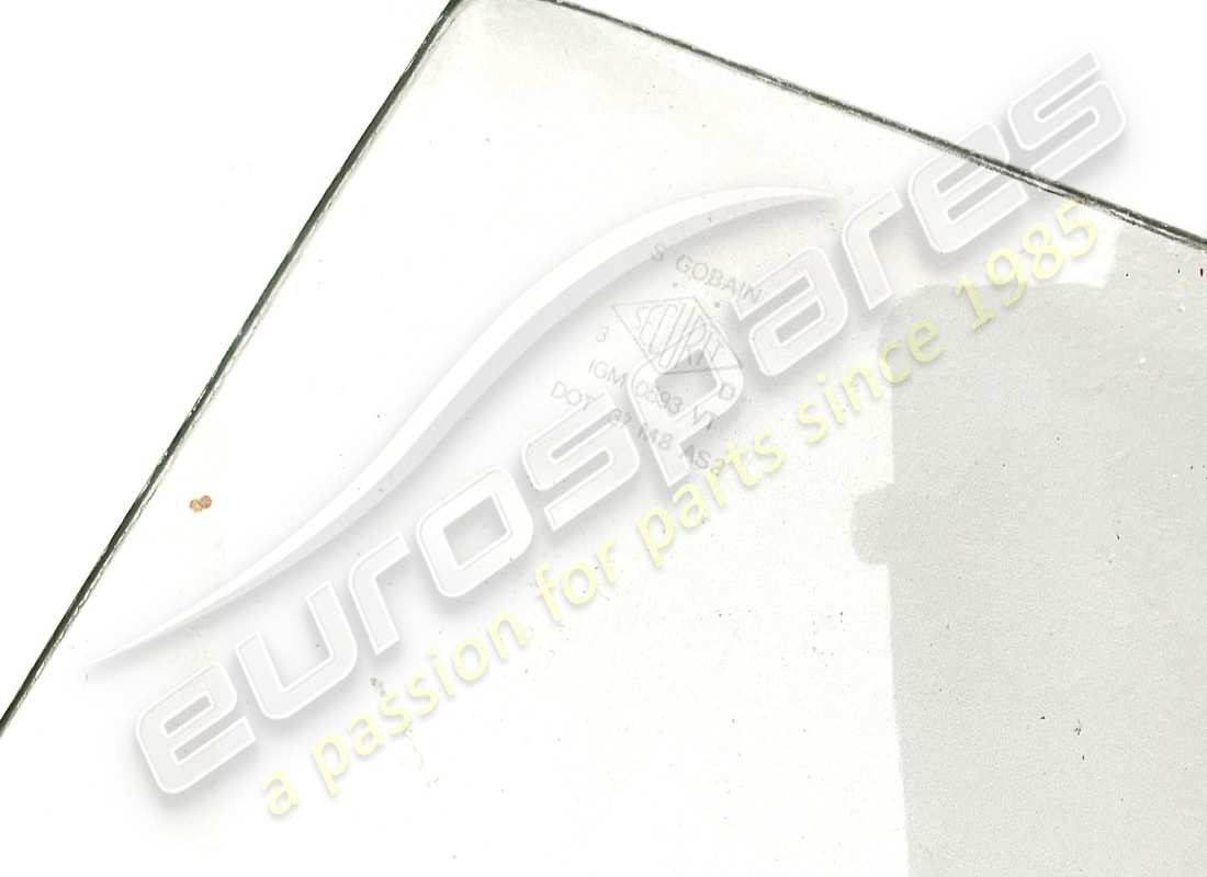 new ferrari lh rear qtr window. part number 30248504 (2)