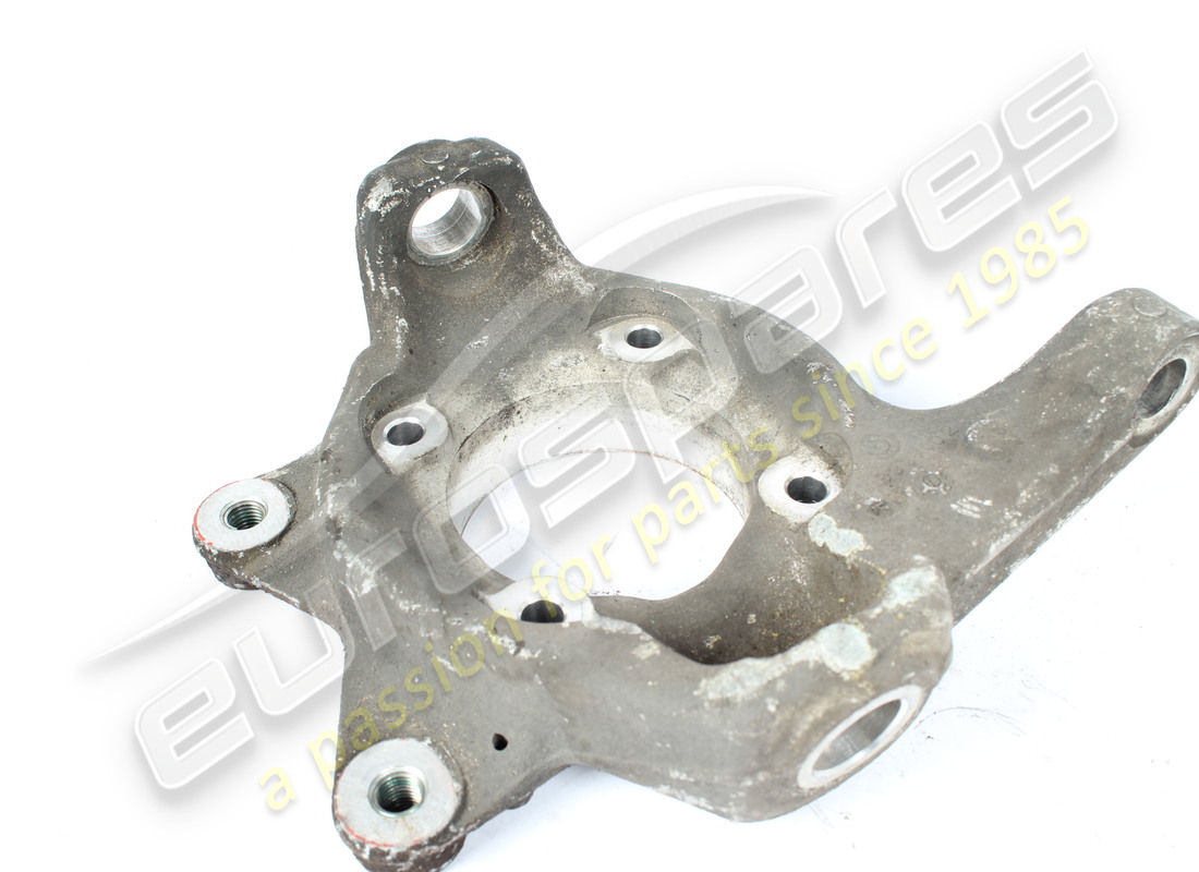 USED Maserati COMPLETE FRONT RH HUB CARRIER . PART NUMBER 197754 (1)