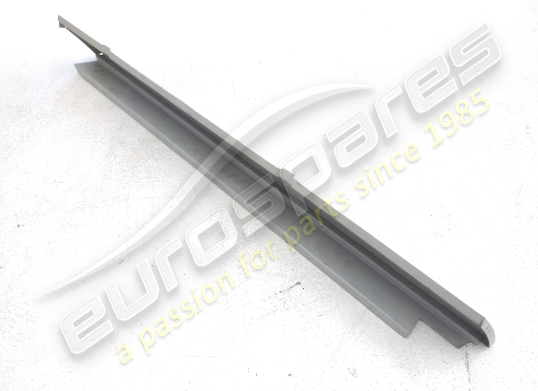 new ferrari rh door sill. part number 40155905 (2)