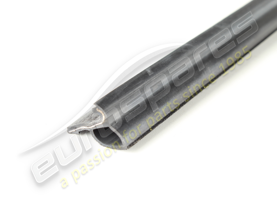 new porsche sealing strip. part number pcg837469a (2)