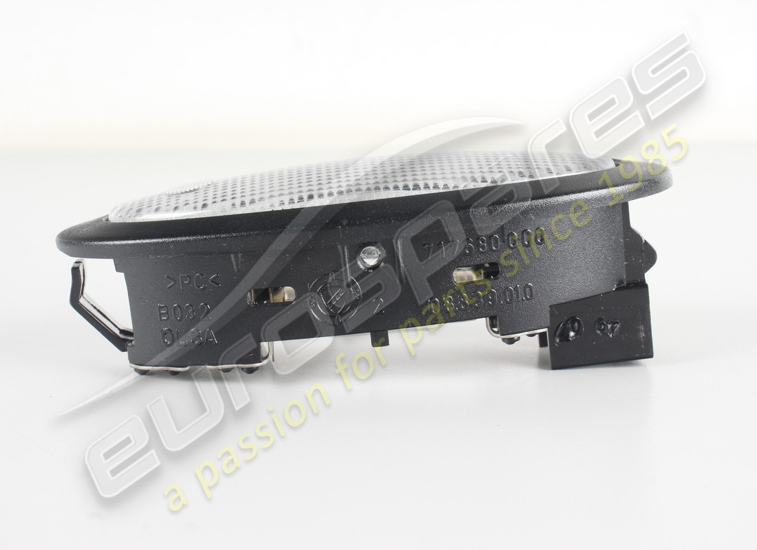 new maserati dome lamp. part number 67094700 (4)