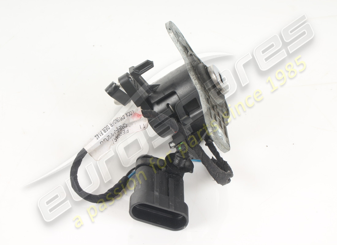 USED FERRARI COMPLETE LATCH MOUNTING. PART NUMBER 82811200 (3) used ferrari complete latch mounting. part number 82811200 (3)