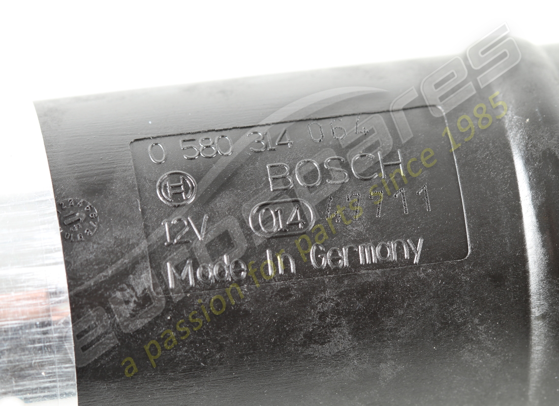 NEW BOSCH FUEL PUMP 43 MM. PART NUMBER 393750135 (4) new bosch fuel pump 43 mm. part number 393750135 (4)