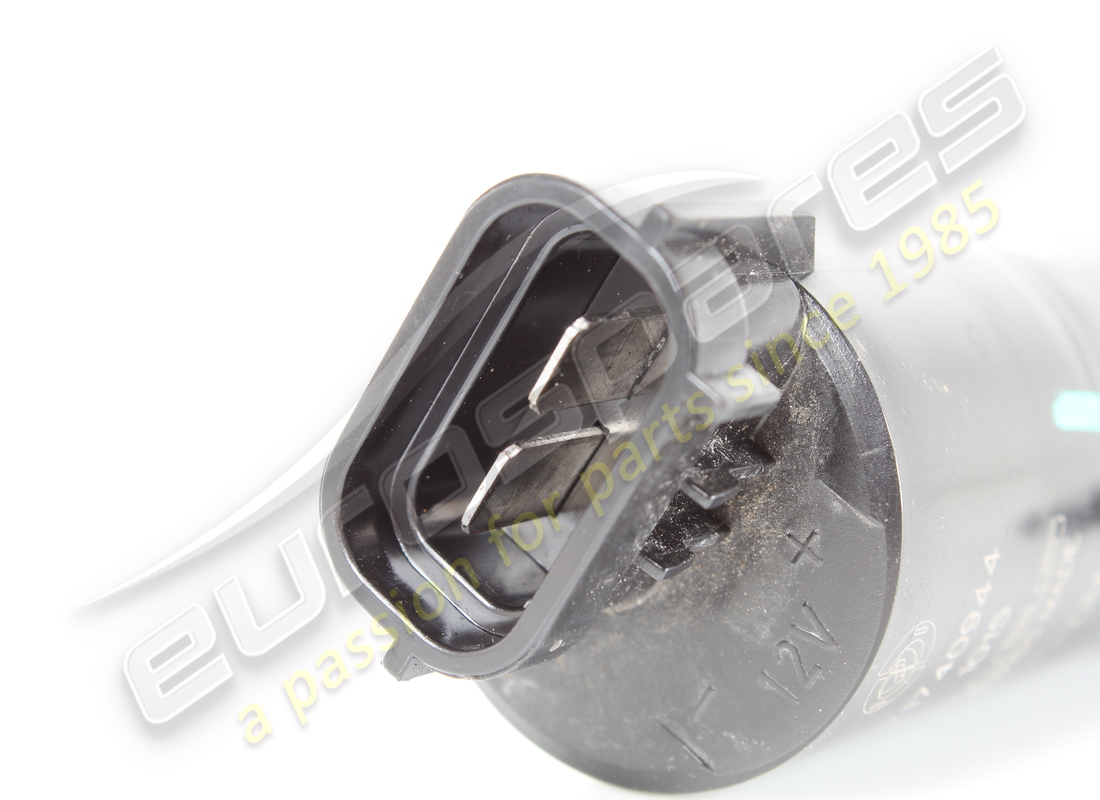 USED FERRARI HEADLIGHTS WASHER PUMP. PART NUMBER 81633000 (4) used ferrari headlights washer pump. part number 81633000 (4)