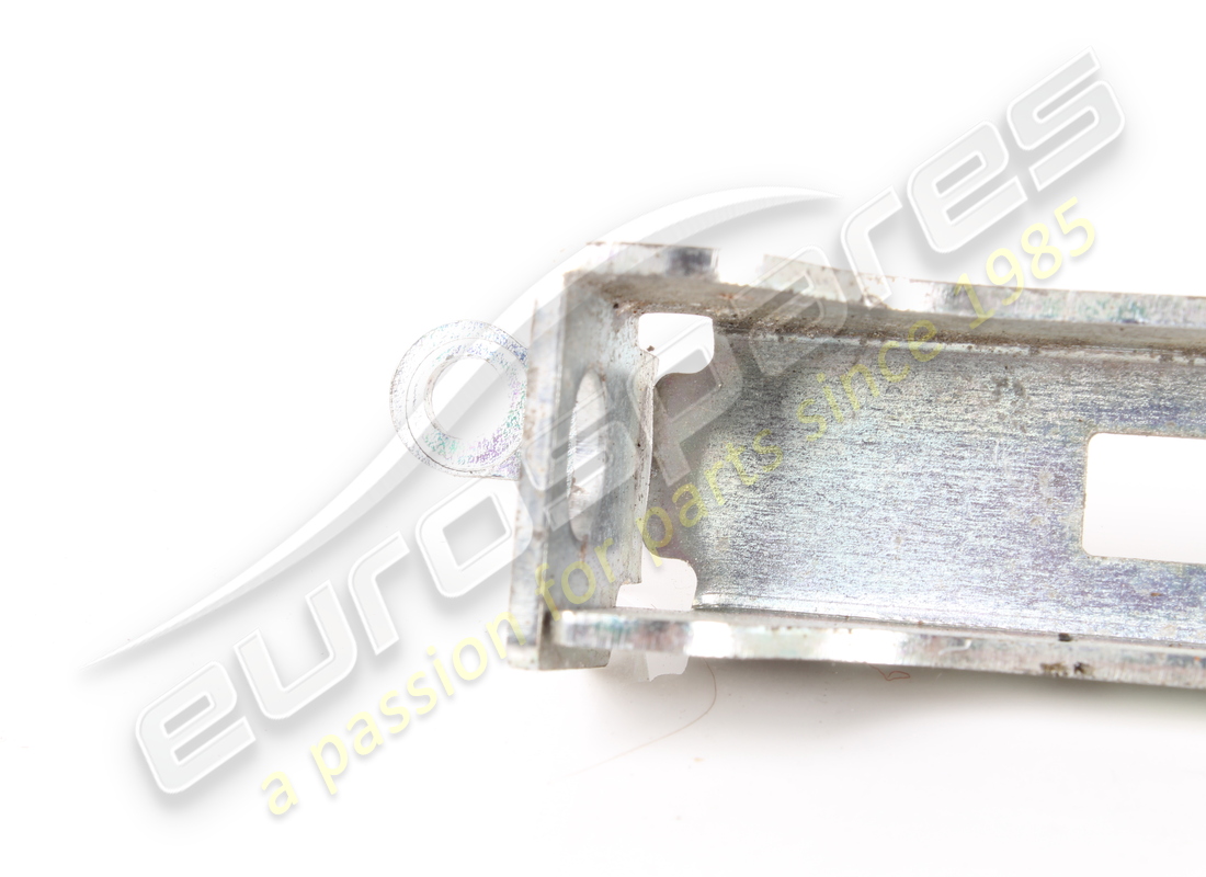 USED FERRARI EQUALISER BRACKET. PART NUMBER 279324 (3) used ferrari equaliser bracket. part number 279324 (3)