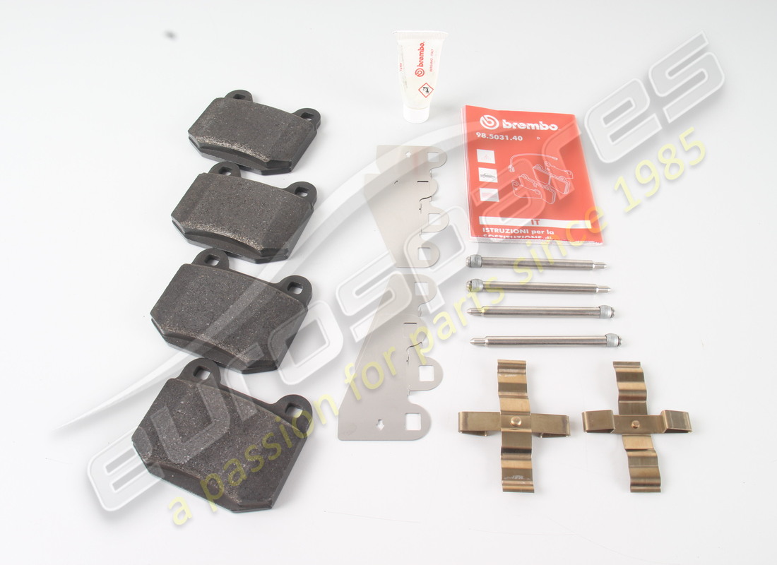 new maserati rear brake pads set. part number 673010320 (1)