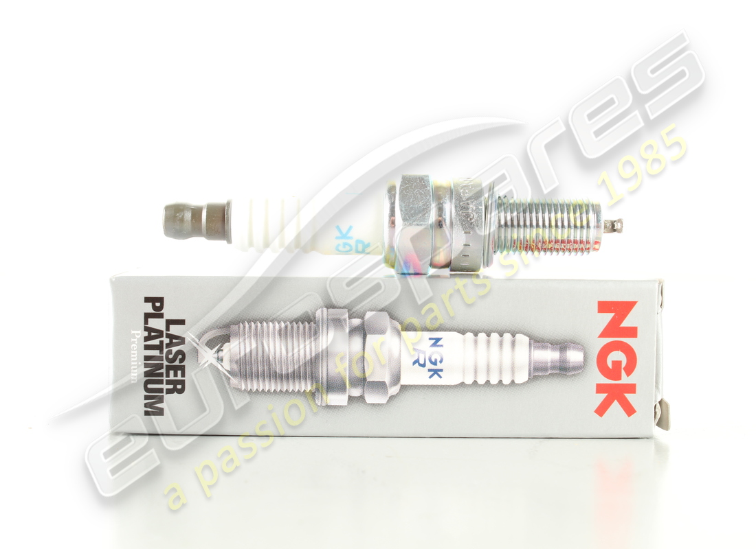 NEW MASERATI SPARK PLUG. PART NUMBER 168325 (1) new maserati spark plug. part number 168325 (1)