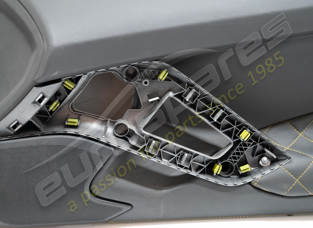 used lamborghini door card set (pair). part number 4768672375a (5)