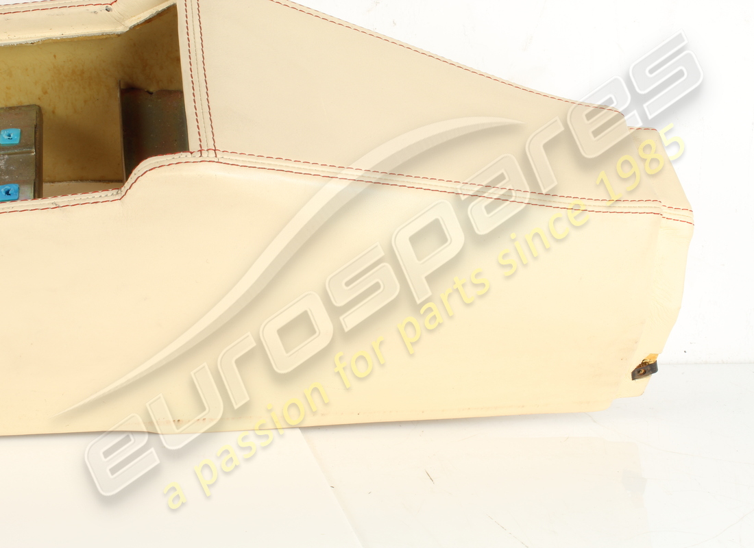 used ferrari rhd console in cream vm3997. part number 65450204 (4)