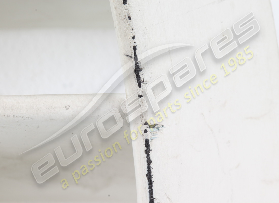 new (other) ferrari rh rear wing grille. part number 62529610 (5)