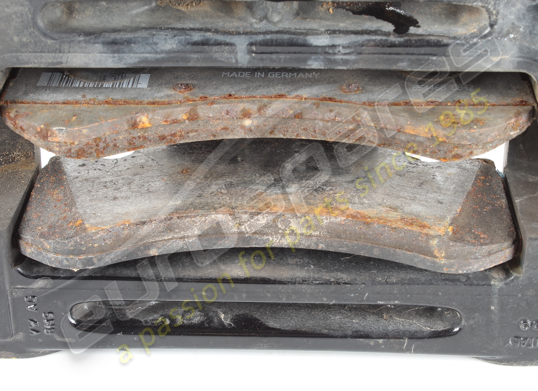 USED LAMBORGHINI CCB CALIPER FRONT. PART NUMBER 470615106P (6) used lamborghini ccb caliper front. part number 470615106p (6)