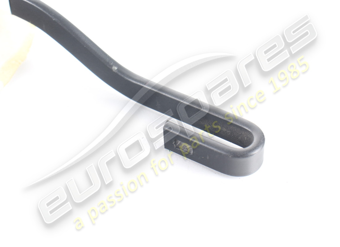 NEW MASERATI RH WIPER ARM (337 RHD). PART NUMBER 373315171 (4) new maserati rh wiper arm (337 rhd). part number 373315171 (4)