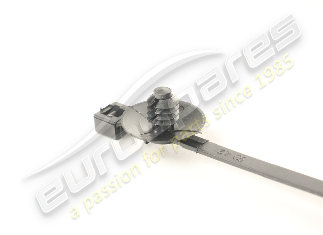 NEW FERRARI CLIP. PART NUMBER 260064 (2) new ferrari clip. part number 260064 (2)