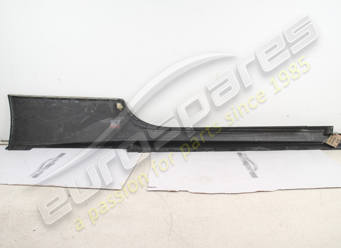 new (other) ferrari lh underdoor trim. part number 83261500 (4)