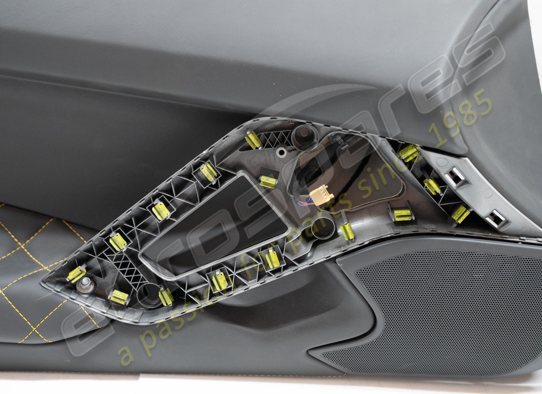 used lamborghini door card set (pair). part number 4768672375a (6)