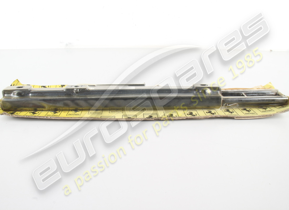 new ferrari complete rh seat guide. part number 67297900 (2)