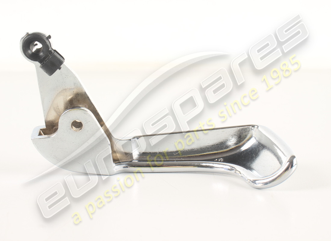 new maserati lh door internal handle. part number 374530147 (4)