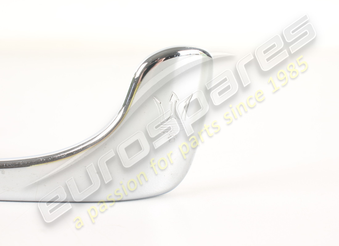 new maserati lh door internal handle. part number 374530147 (2)