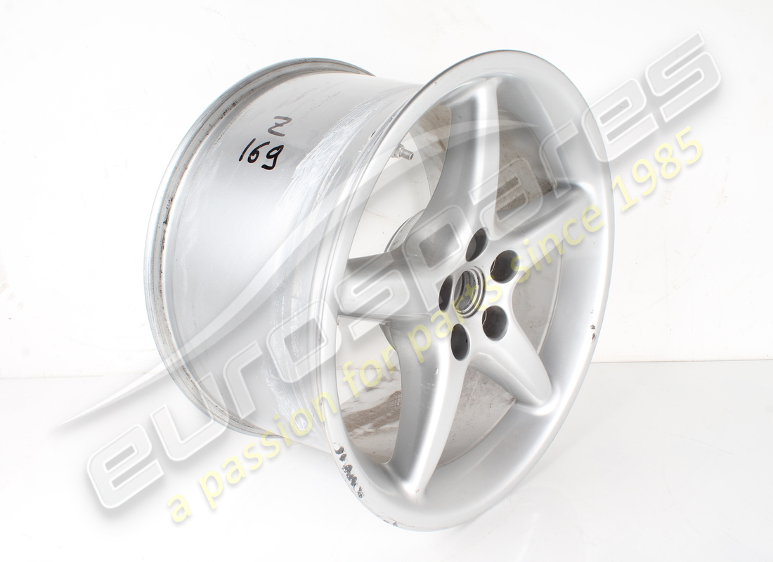 used ferrari rear wheel (magnesium - speedline). part number 165112 (2)