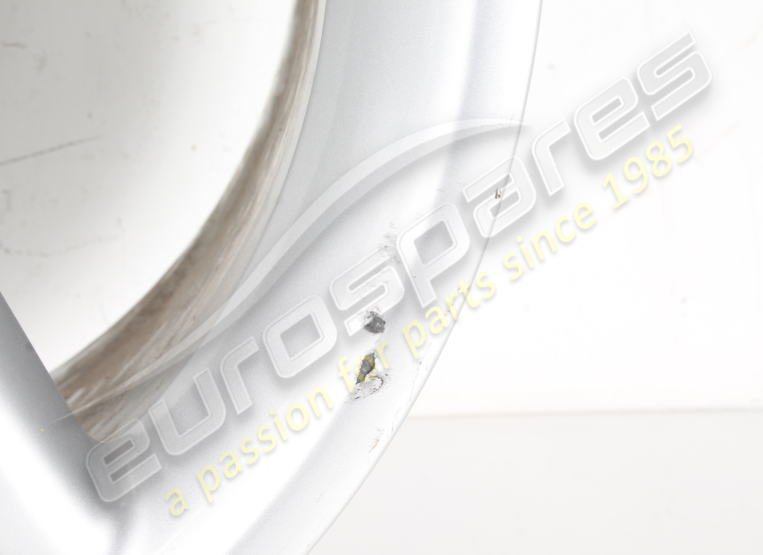 used ferrari rear wheel (magnesium - speedline). part number 165112 (4)