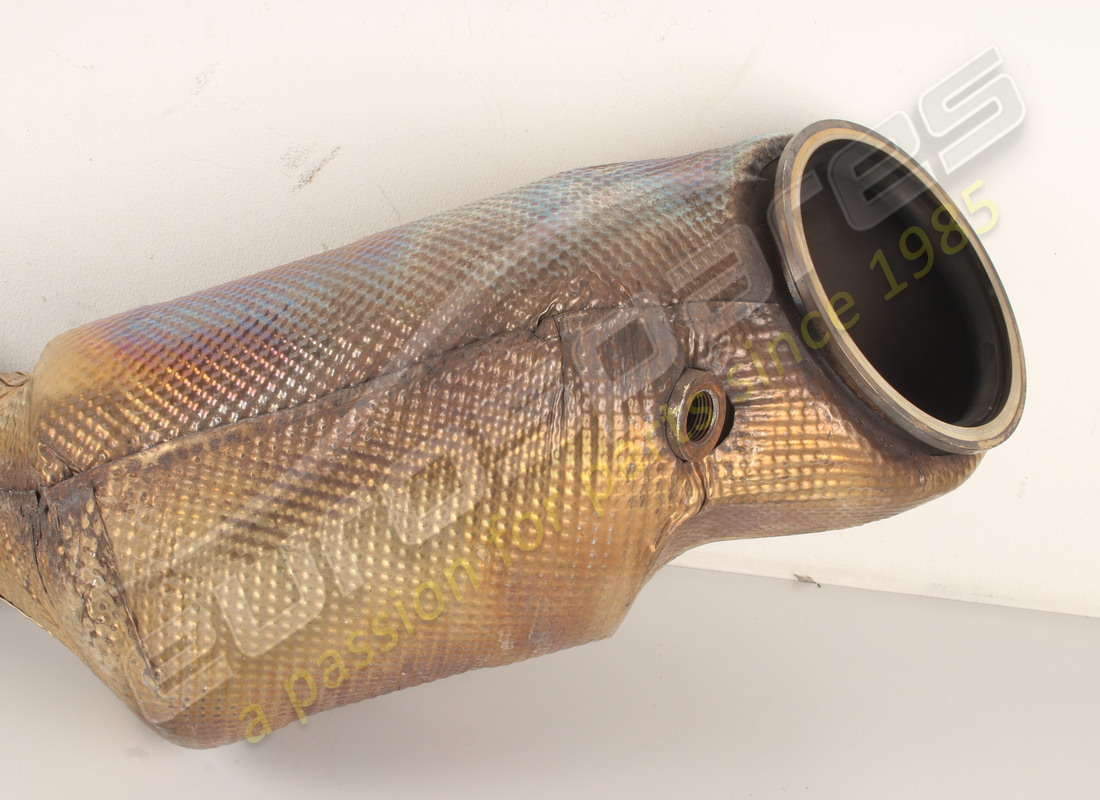 USED FERRARI COMPLETE RH CATALYTIC CONVERTER. PART NUMBER 275462 (5) used ferrari complete rh catalytic converter. part number 275462 (5)