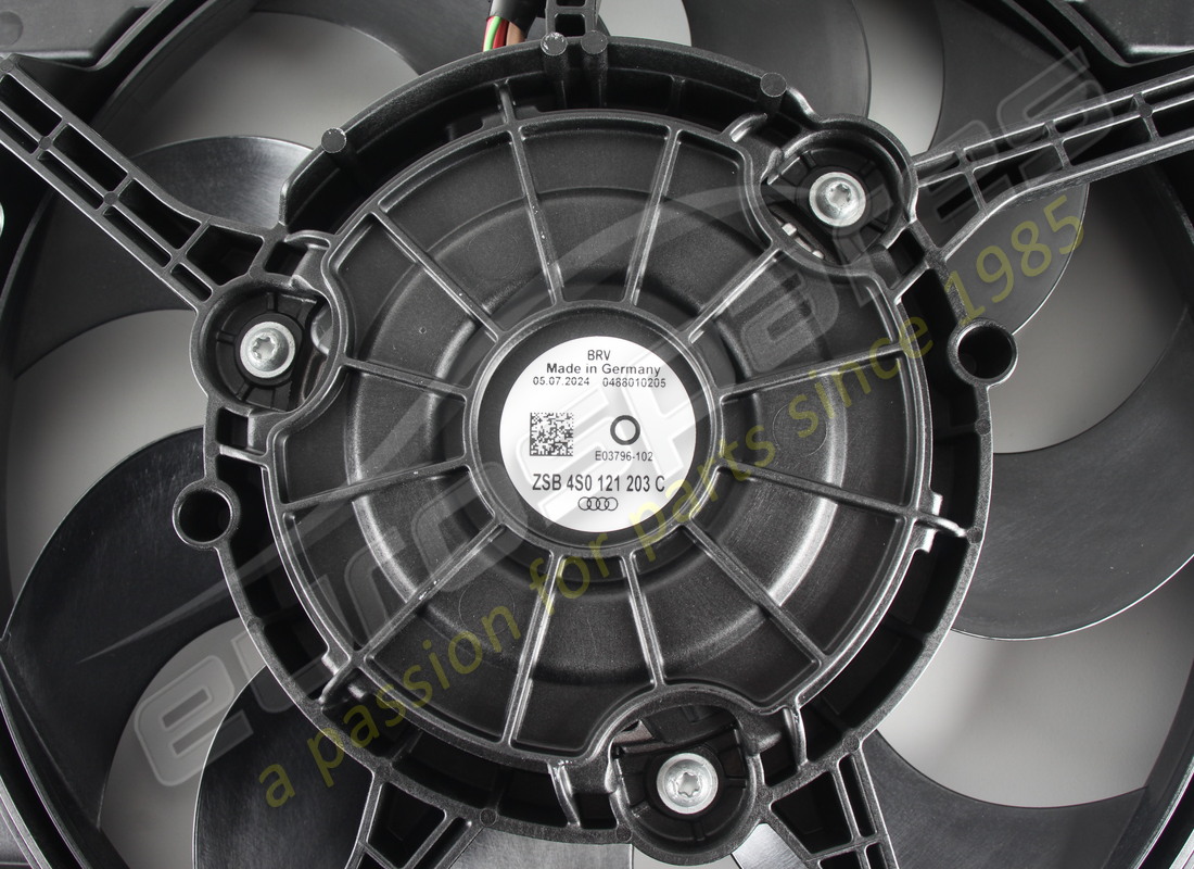 new lamborghini radiator shroud and fan. part number 4s0121203c (3)