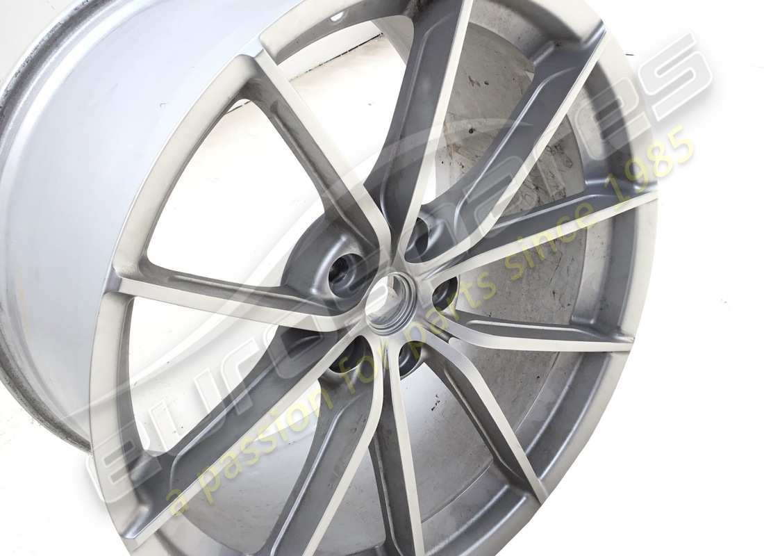 used ferrari rear wheel. part number 819975 (2)