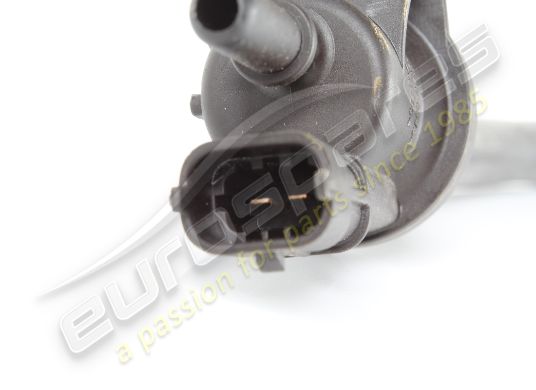 used ferrari rh flush valve junction pipe. part number 304461 (3)