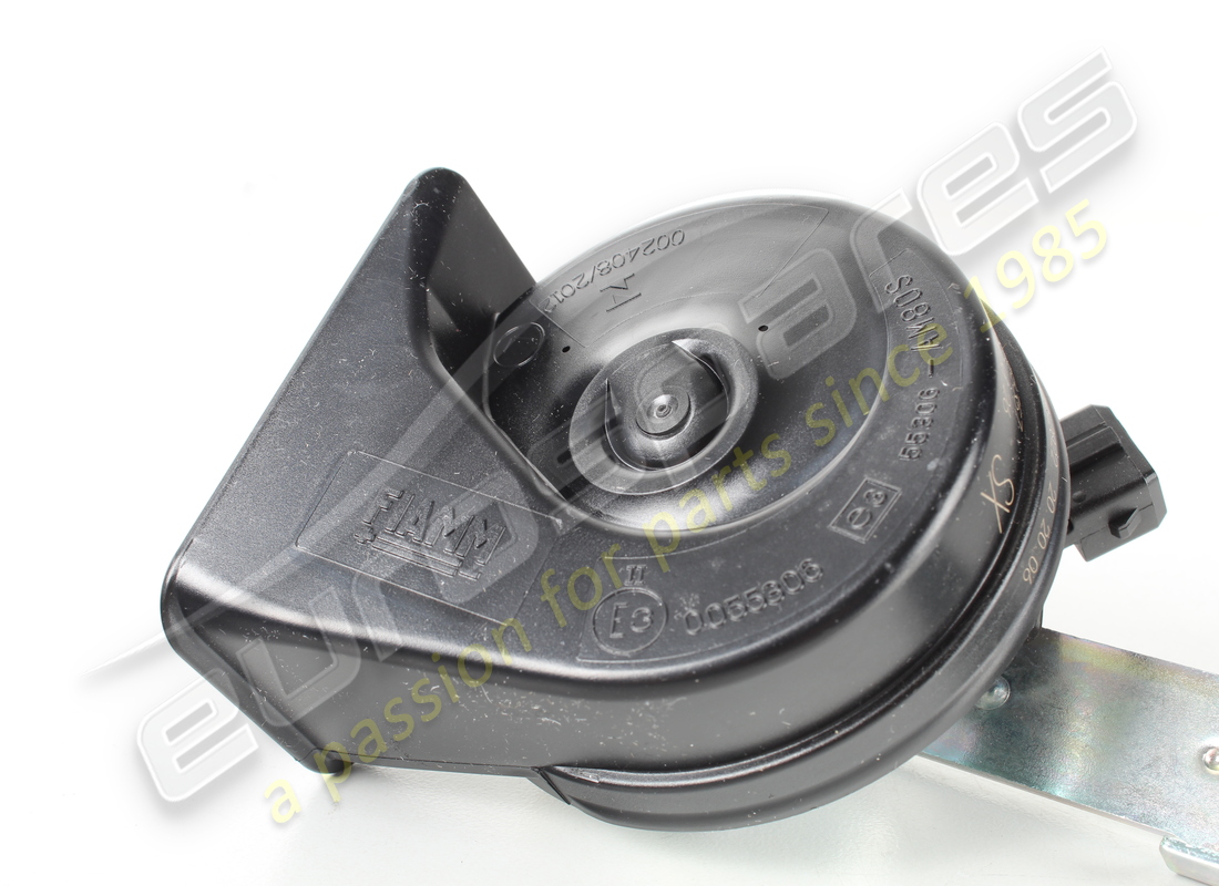 NEW FERRARI LH HORN. PART NUMBER 256357 (4) new ferrari lh horn. part number 256357 (4)