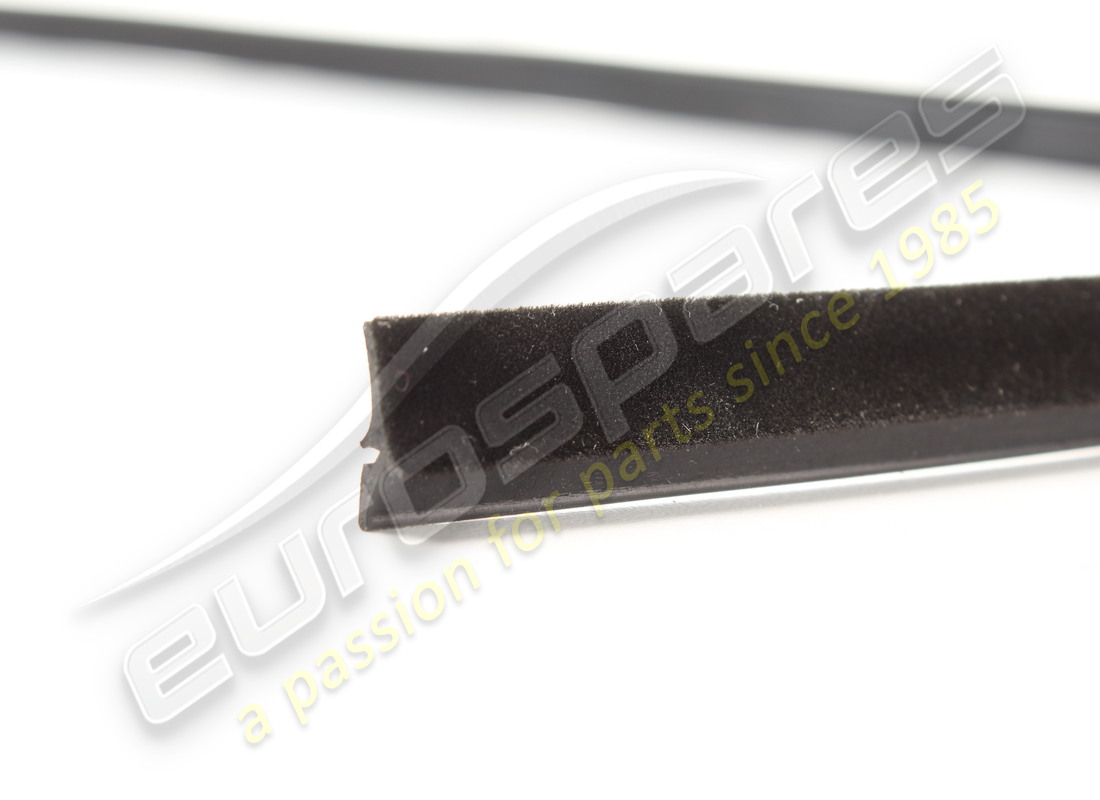 new maserati rear external window weather gasket. part number 317720324 (3)