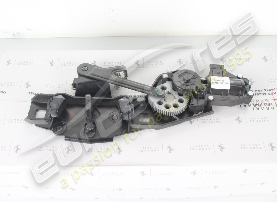new ferrari power striker trunk lid. part number 69773100 (4)