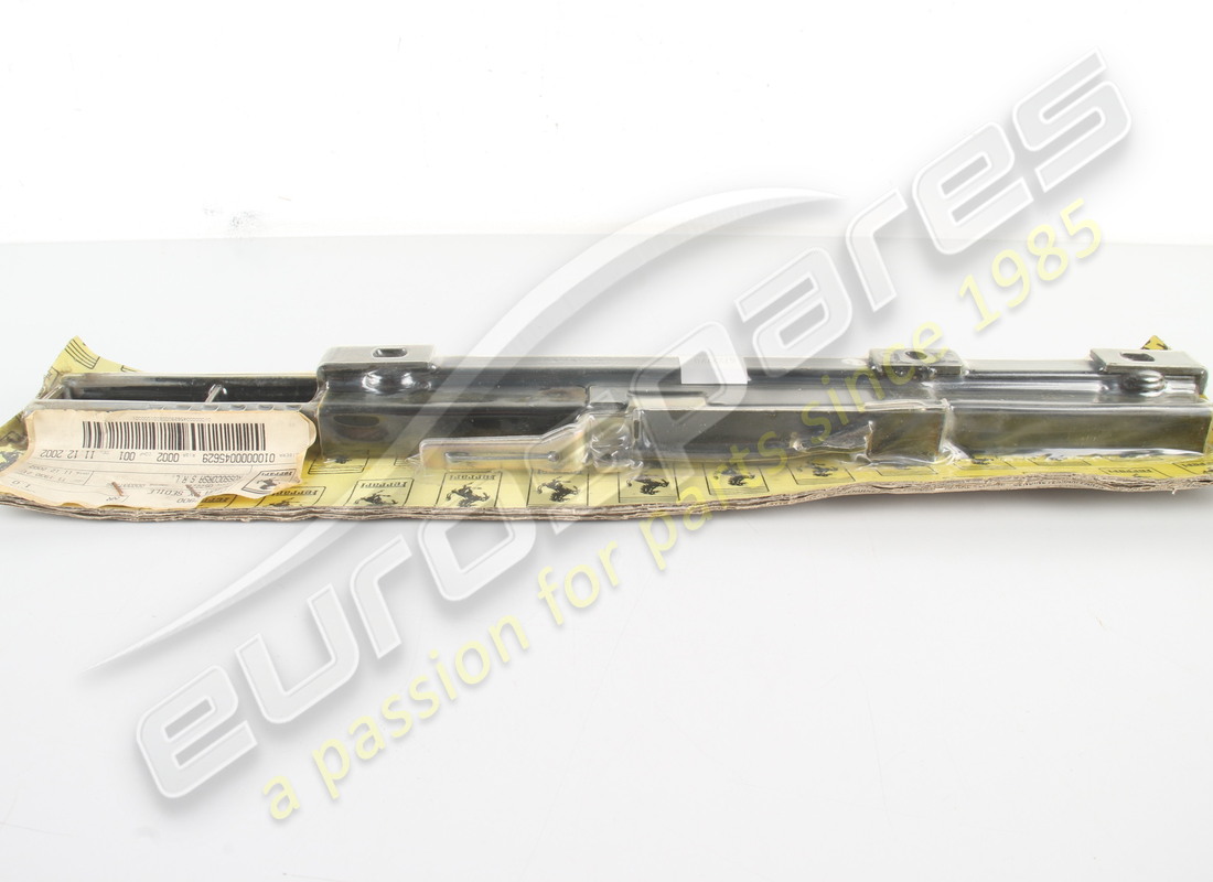 new ferrari complete rh seat guide. part number 67297900 (3)