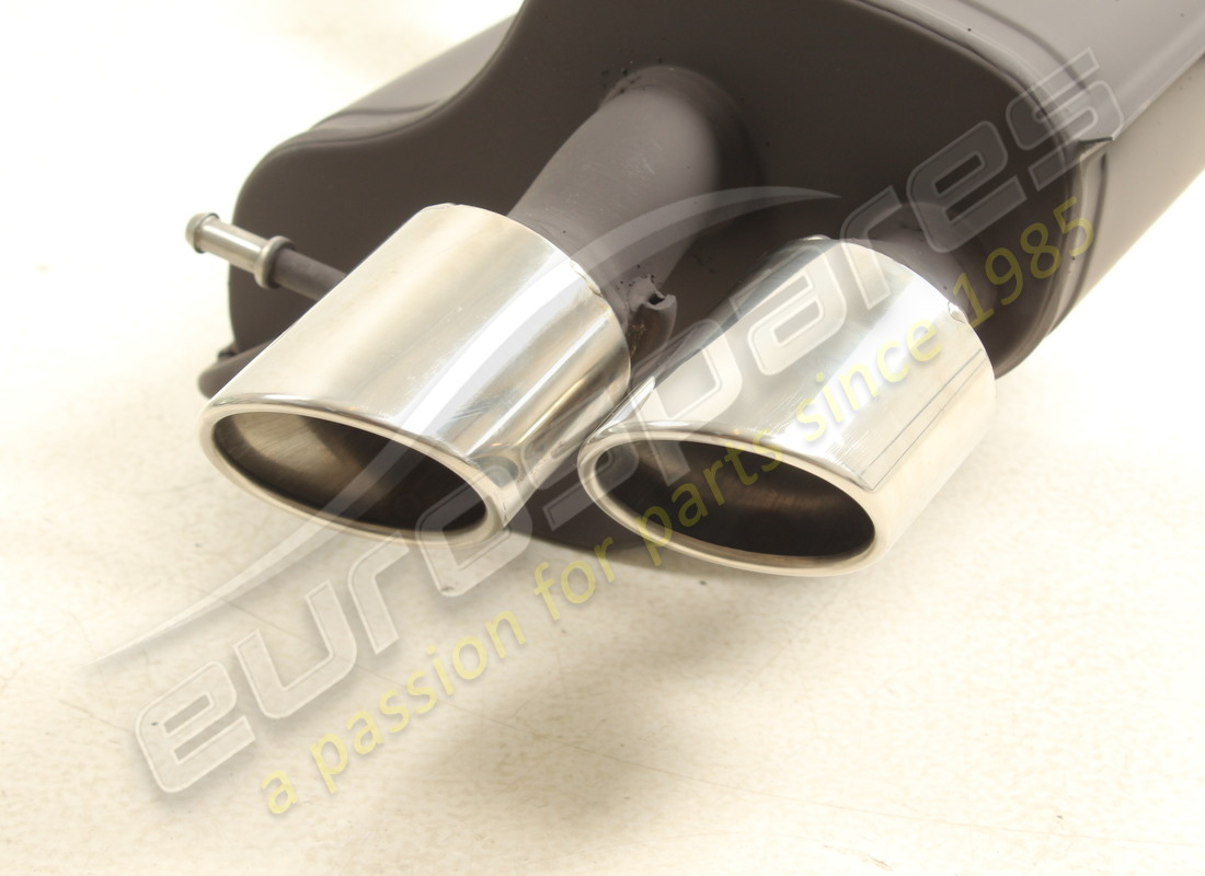 new maserati rh rear silencer. part number 237723 (4)