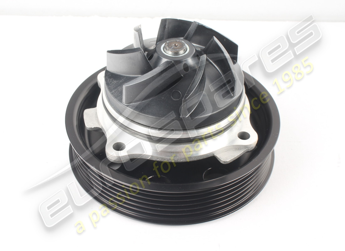 NEW FERRARI WATER PUMP COMPLETE. PART NUMBER 918319 (4) new ferrari water pump complete. part number 918319 (4)