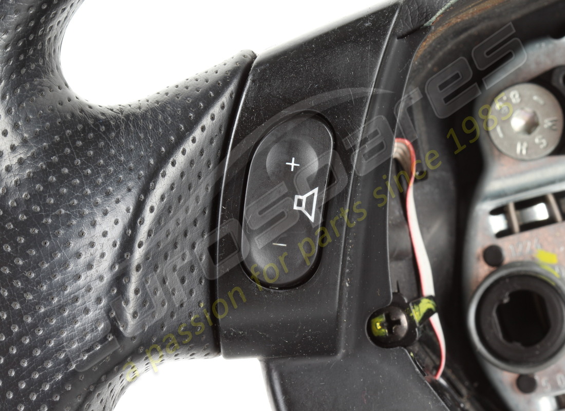 used maserati steering wheel black. part number 27328000 (5)