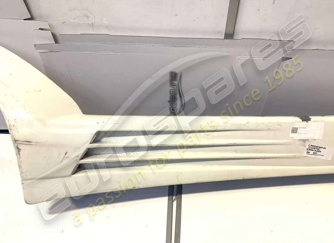 new lamborghini rh skirt exterior cover. part number 007010070 (2)