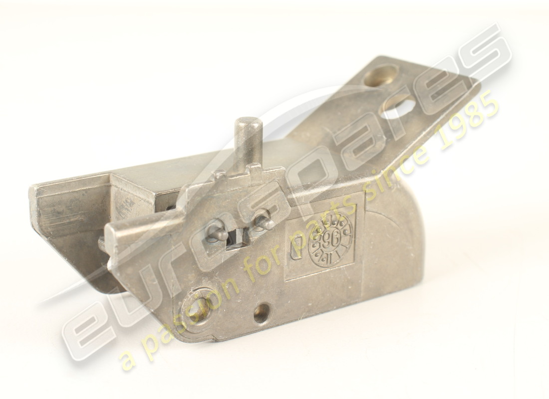 new ferrari rh int door handle. part number 63757200 (1)