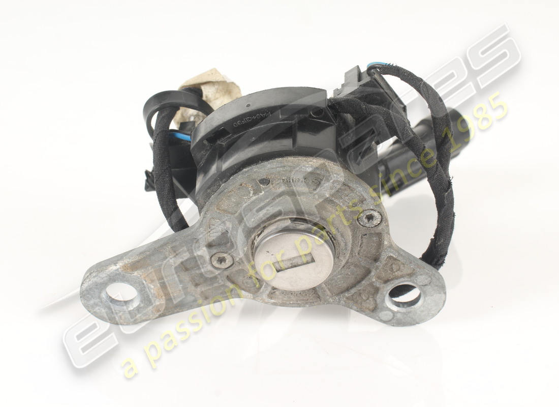 USED FERRARI COMPLETE LATCH MOUNTING. PART NUMBER 82343400 (1) used ferrari complete latch mounting. part number 82343400 (1)