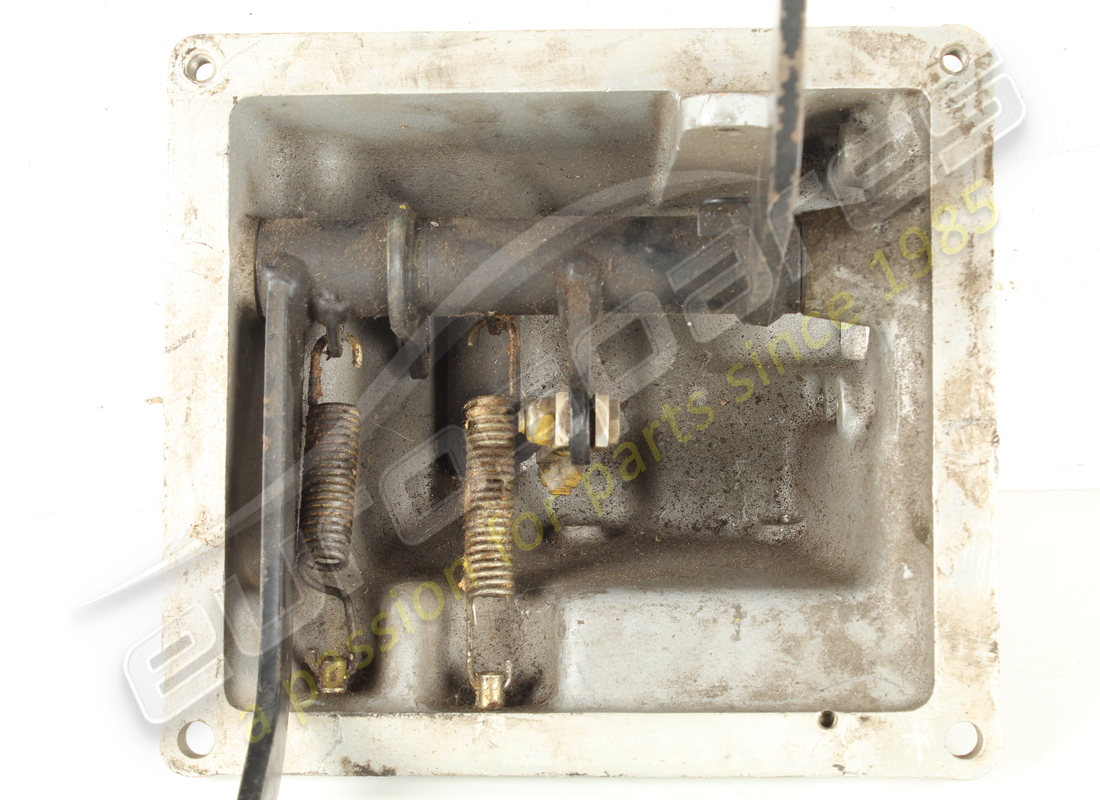 used ferrari pedal support housing lhd part number 129956 (4)